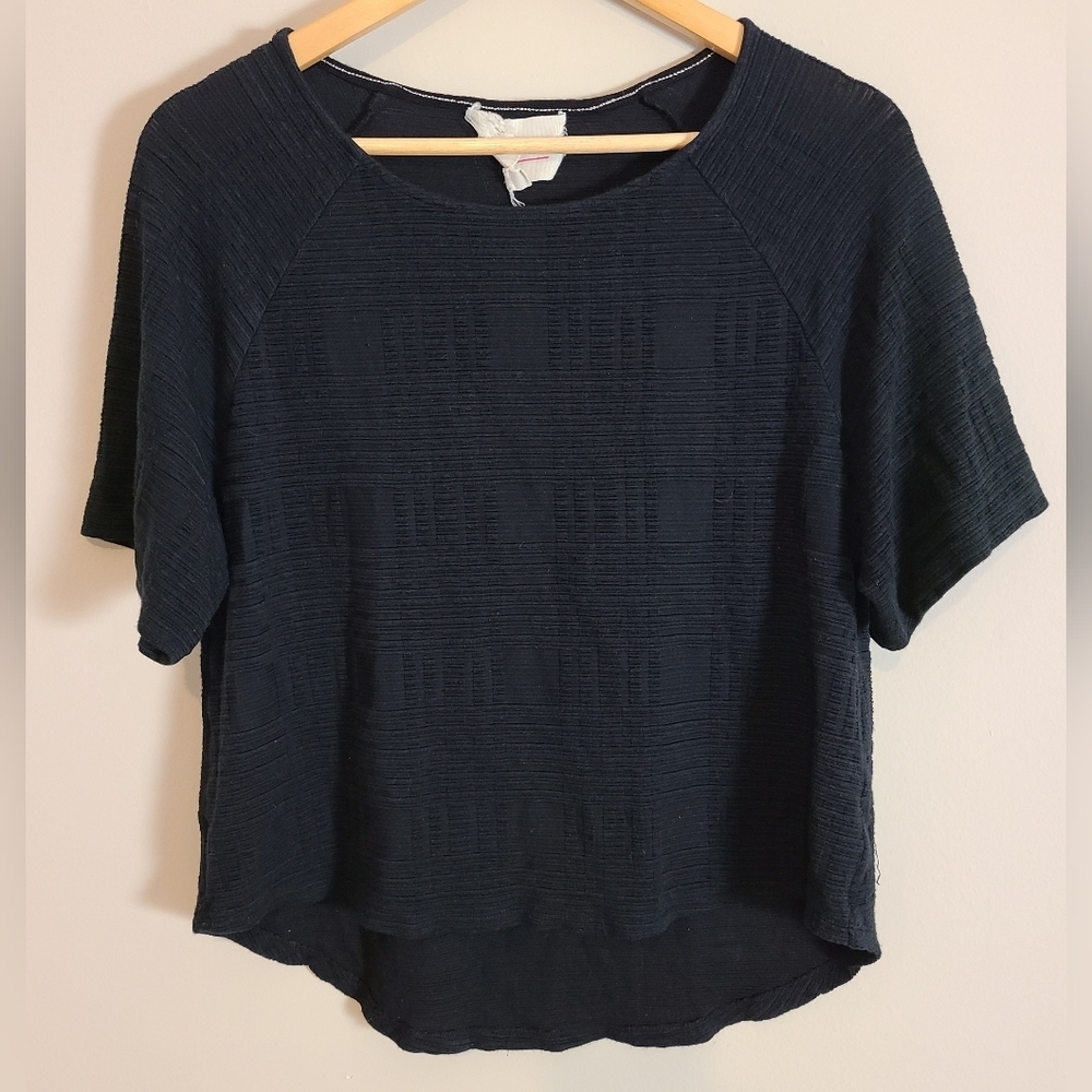 Two by Vince Camuto cropped black‎ textured knit tee